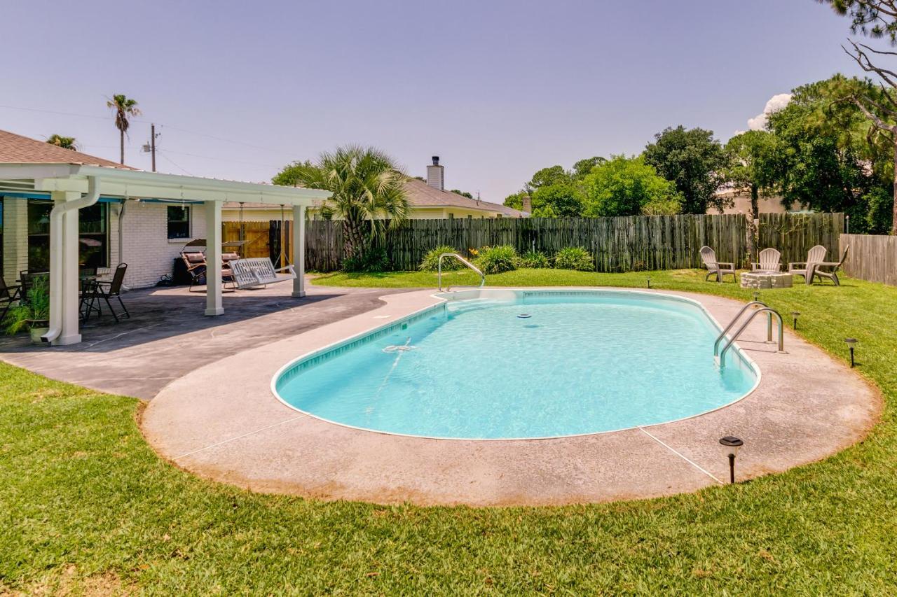 Gulf Breeze Vacation Rental For 2 With Pool Access! Eksteriør billede